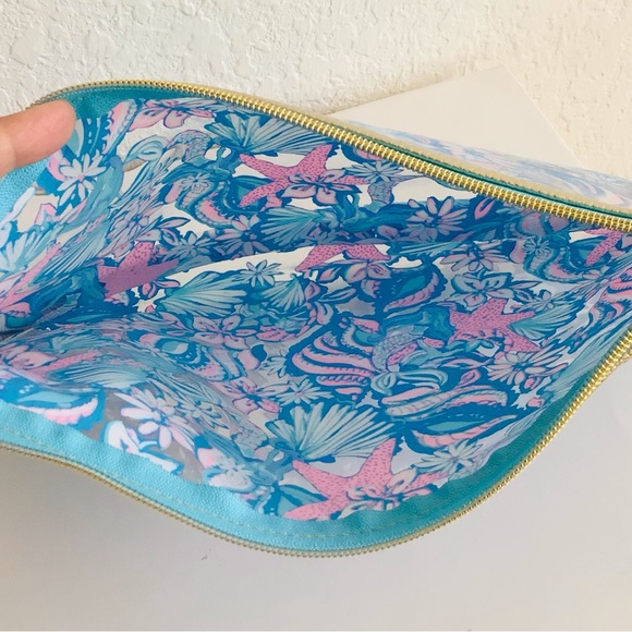 Lilly Pulitzer Large Pouch Clutch Amalfi Blue Clear Printed NWT In Package - Picture 6 of 10
